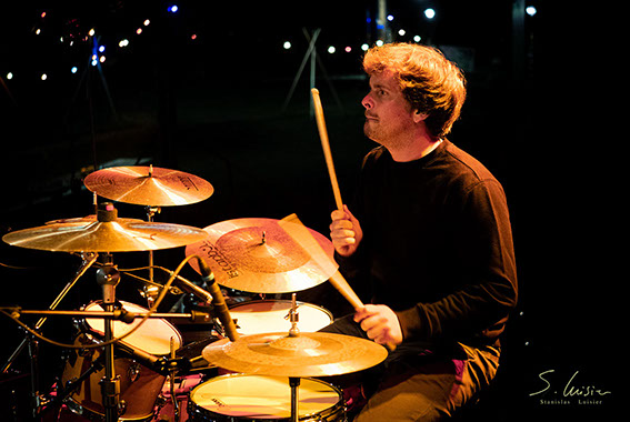Une voiture devant une cathédrale - Liège 2017