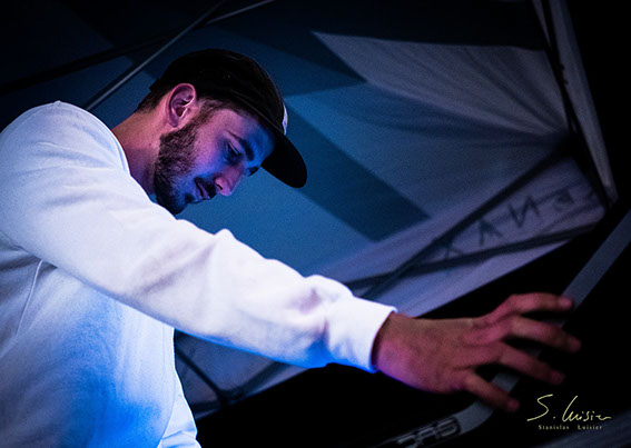 Une voiture devant une cathédrale - Liège 2017